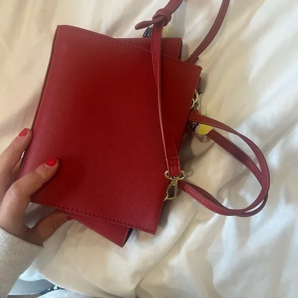 Red Women's Handbag with Scarf Accent Steve Madden - Picture 2 of 4